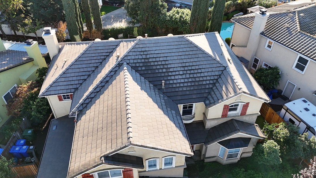 Top Quality Moss Removal And Roof Soft Washing In Elk Grove C.A